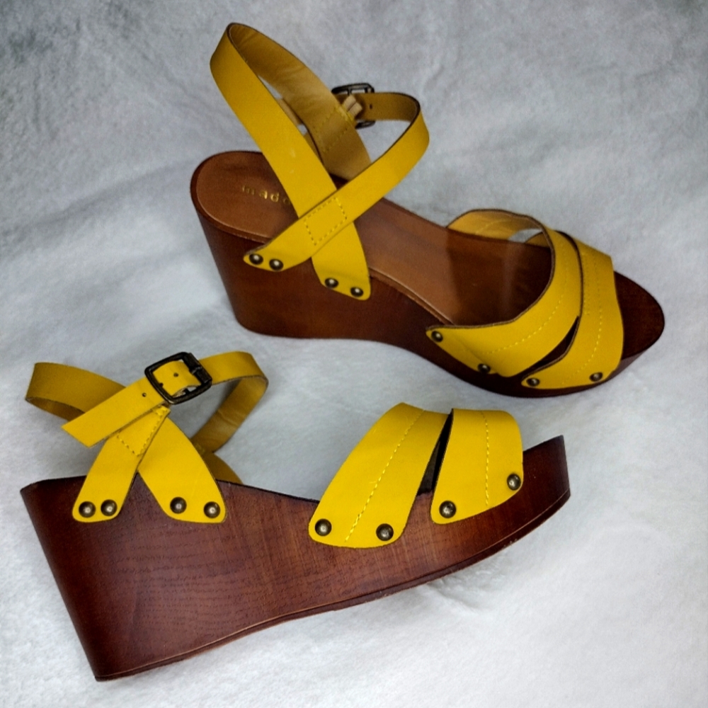 Madden Girl Darrce Wedge Sz 10